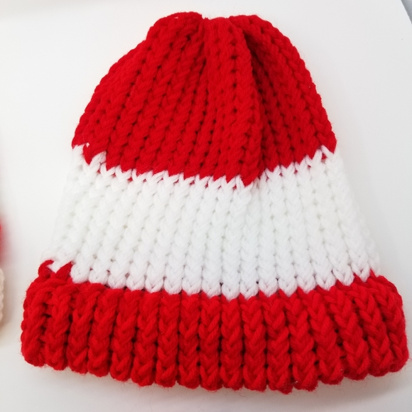 Five Handmade Christmas Colors Beanies Lot! Gift - Picture 4 of 11